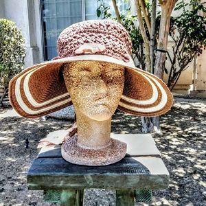 BNWOT GORGEOUS SUN HAT